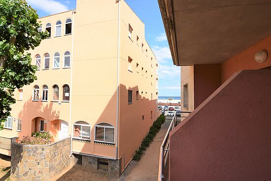 Wonderful flat, close to the beach, 2 bedrooms + parking