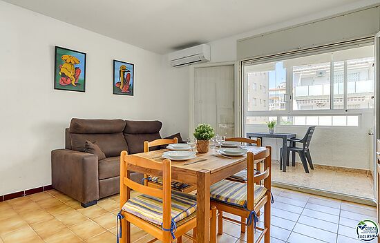 Cozy apartment located 200m from the beach in Roses