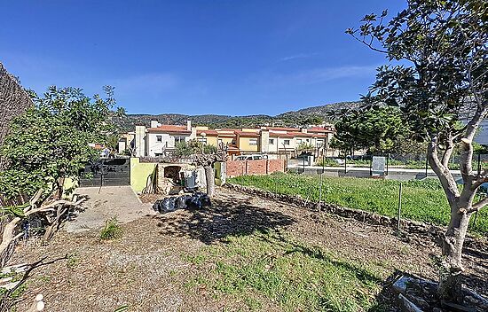 Impressionnante maison/Masia típica catalana de village de 325 m2, avec sa piscine privée, et son te