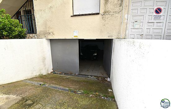 Private garage of 78 m3 with water and electricity