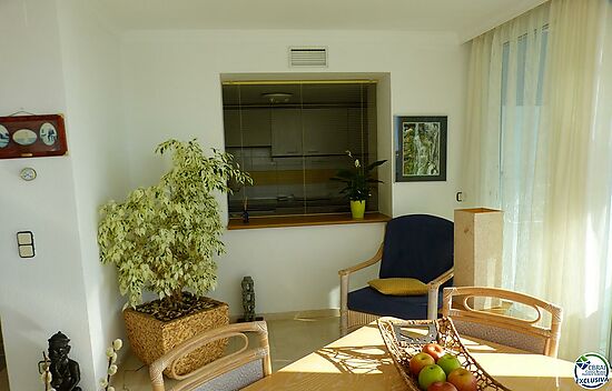 Luxury appartment with garage in Empuriabrava close to the beach, unsurpassable orientation