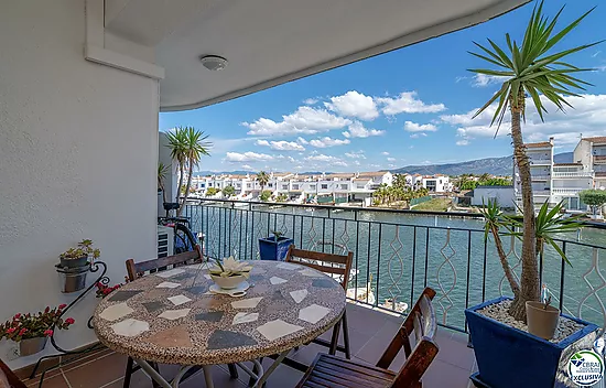 Beautiful apartment with wonderful views of Port Emporda