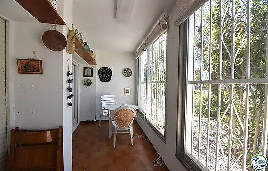 Opportunity an apartment to renovate in Santa Margarita, Roses, with a large private garden of 207 m