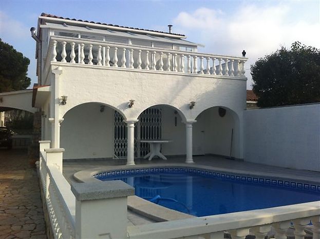 House, for rent, for 8 people sector Pani of Empuriabrava with private pool and garden