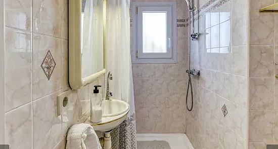 Encantadora casa orientada al sur con jardín y excelente ubicación