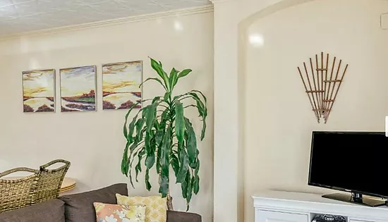 Encantadora casa orientada al sur con jardín y excelente ubicación