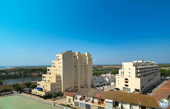 Apartamento idealmente situado en primera línea de mar