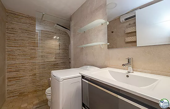 Apartamento idealmente situado en primera línea de mar