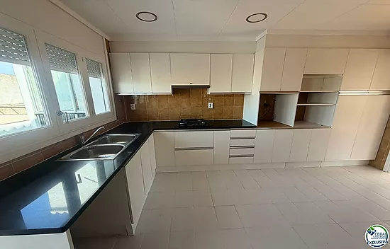 Atico en el centro de Roses