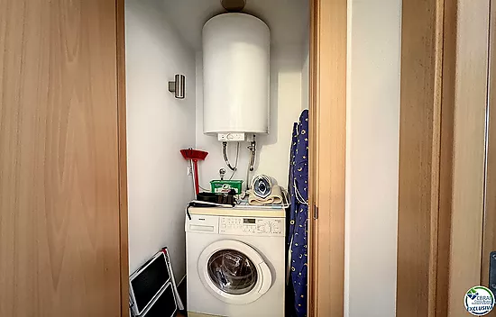 Apartamento con licencia turística y vistas al canal en Santa Margarita - Roses.