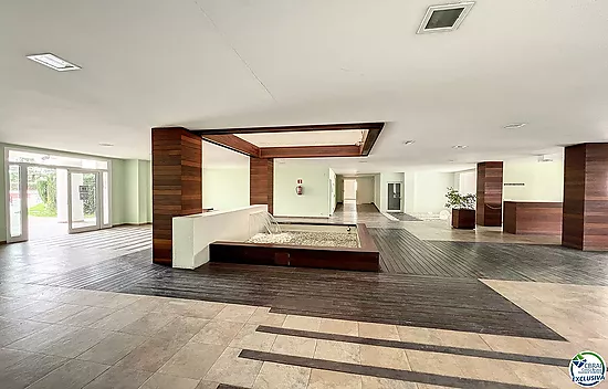 Apartamento con licencia turística y vistas al canal en Santa Margarita - Roses.