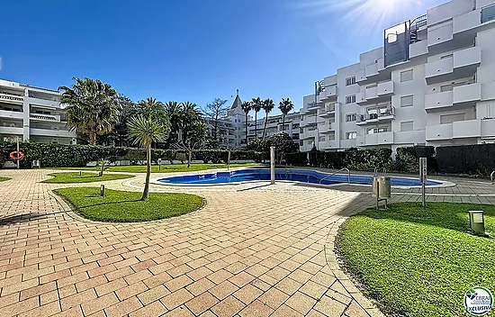 Apartamento con licencia turística y vistas al canal en Santa Margarita - Roses.