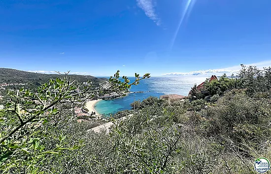 Terreno excepcional con vista panorámica a la bahía de Canyelles
