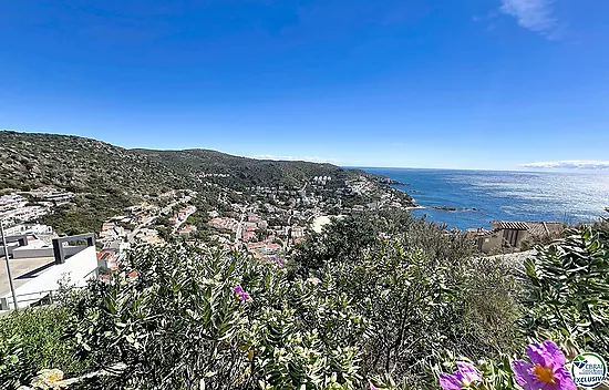 Terreno excepcional con vista panorámica a la bahía de Canyelles