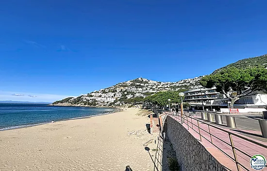 Terreno excepcional con vista panorámica a la bahía de Canyelles