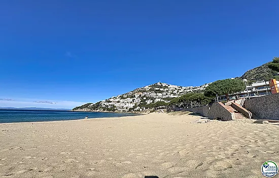 Terreno excepcional con vista panorámica a la bahía de Canyelles