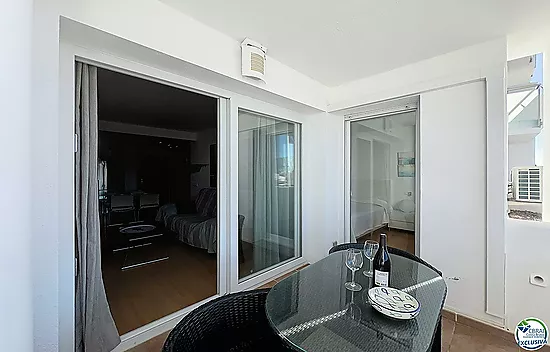 Apartamento con licencia turística y vistas al canal en Santa Margarita - Roses.