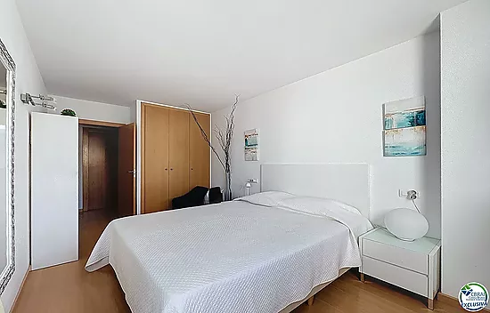 Apartamento con licencia turística y vistas al canal en Santa Margarita - Roses.