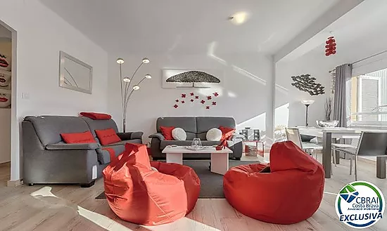 Appartement moderne au coeur de Roses: Votre chez vous à deux pas de la mer
