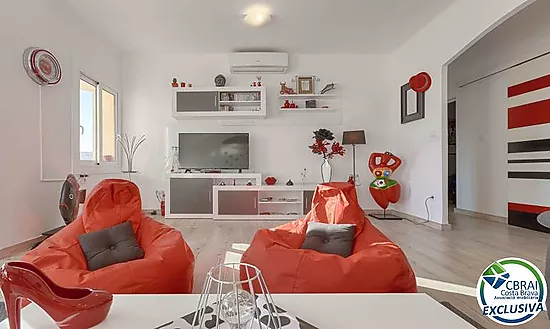 Appartement moderne au coeur de Roses: Votre chez vous à deux pas de la mer