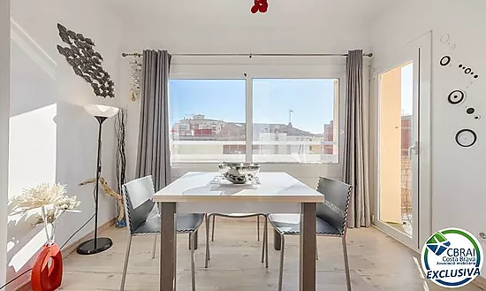 Appartement moderne au coeur de Roses: Votre chez vous à deux pas de la mer