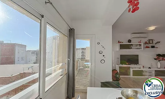 Appartement moderne au coeur de Roses: Votre chez vous à deux pas de la mer