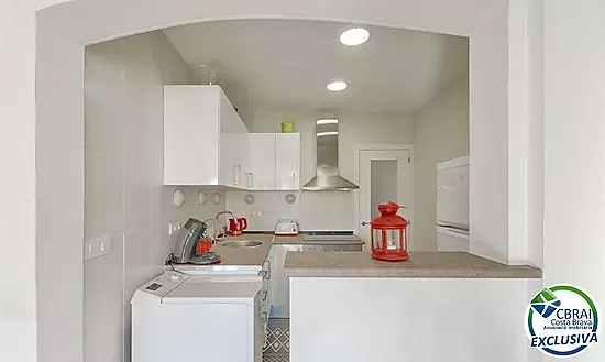 Appartement moderne au coeur de Roses: Votre chez vous à deux pas de la mer