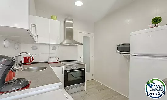 Appartement moderne au coeur de Roses: Votre chez vous à deux pas de la mer