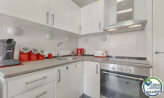 Appartement moderne au coeur de Roses: Votre chez vous à deux pas de la mer