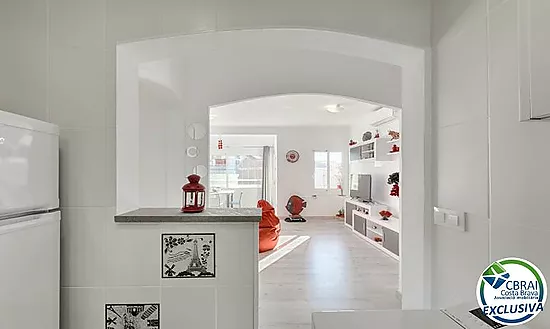 Appartement moderne au coeur de Roses: Votre chez vous à deux pas de la mer