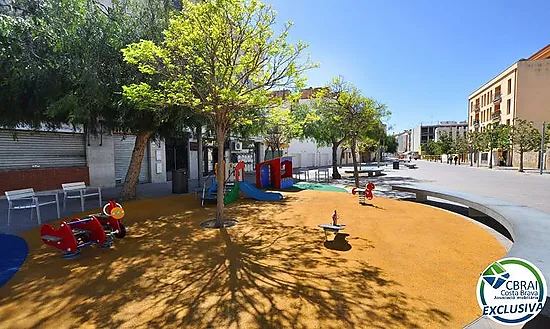 Appartement moderne au coeur de Roses: Votre chez vous à deux pas de la mer