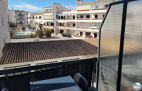 EMPURIABRAVA - POBLAT TIPIC: Appartement rénové en vente