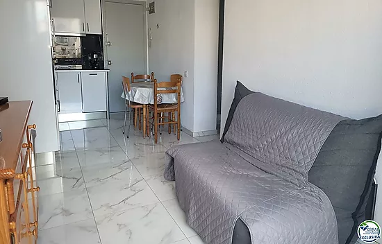 EMPURIABRAVA - POBLAT TIPIC: Appartement rénové en vente