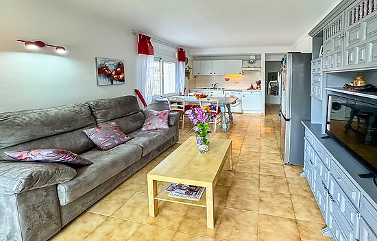 Appartement à vendre à Roses à 200 mètres de la mer avec parking privé