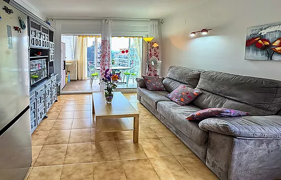 Appartement à vendre à Roses à 200 mètres de la mer avec parking privé