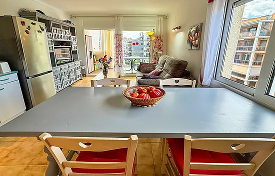 Appartement à vendre à Roses à 200 mètres de la mer avec parking privé