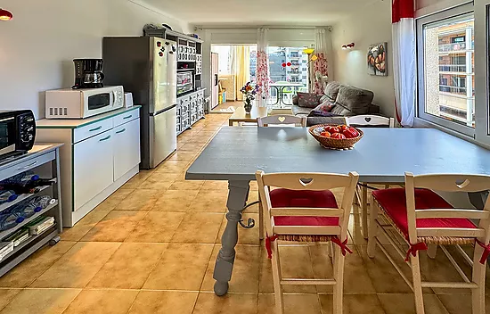 Appartement à vendre à Roses à 200 mètres de la mer avec parking privé