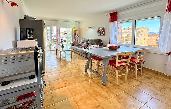 Appartement à vendre à Roses à 200 mètres de la mer avec parking privé
