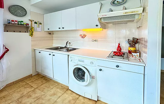 Appartement à vendre à Roses à 200 mètres de la mer avec parking privé