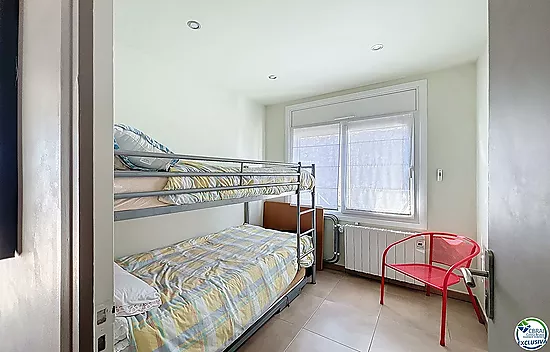 Maison rénovée plein sud avec piscine et amarre sur canal large à Empuriabrava