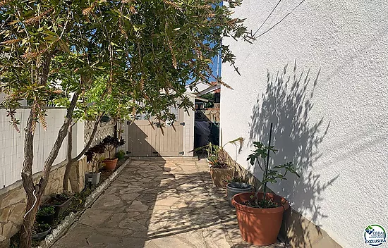 Beautiful 3 bedroom house with garden in Santa Margarita-Roses