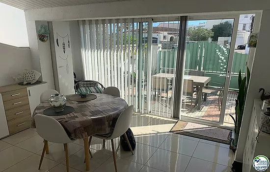 Beautiful 3 bedroom house with garden in Santa Margarita-Roses