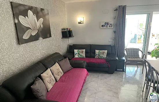 Beautiful 3 bedroom house with garden in Santa Margarita-Roses