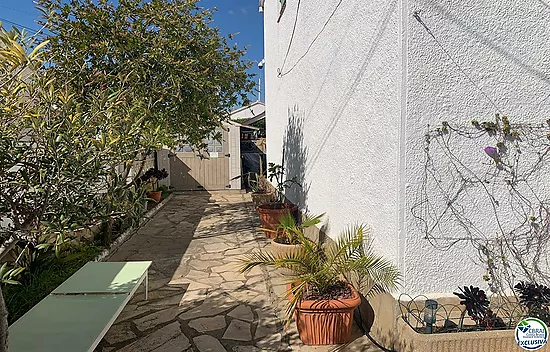 Beautiful 3 bedroom house with garden in Santa Margarita-Roses