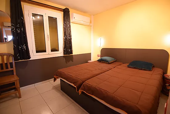 Maison de pêcheur avec amarre et licence touristique à Empuriabrava