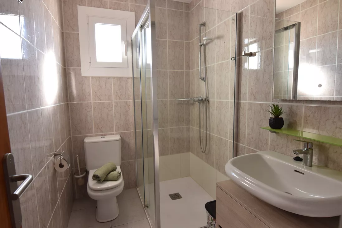 Fisherman’s house with mooring and tourist license in Empuriabrava