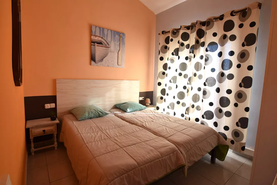 Fisherman’s house with mooring and tourist license in Empuriabrava