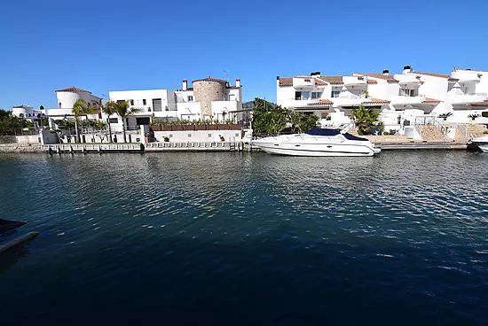 Maison de pêcheur avec amarre et licence touristique à Empuriabrava