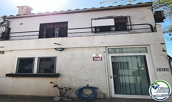 Your next project in Empuriabrava: house with garden and great potential