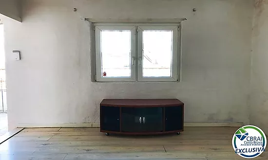 Your next project in Empuriabrava: house with garden and great potential